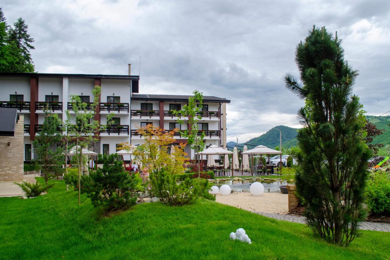 Piatra Pinului Ski & Spa Gura Humorului Ngoại thất bức ảnh