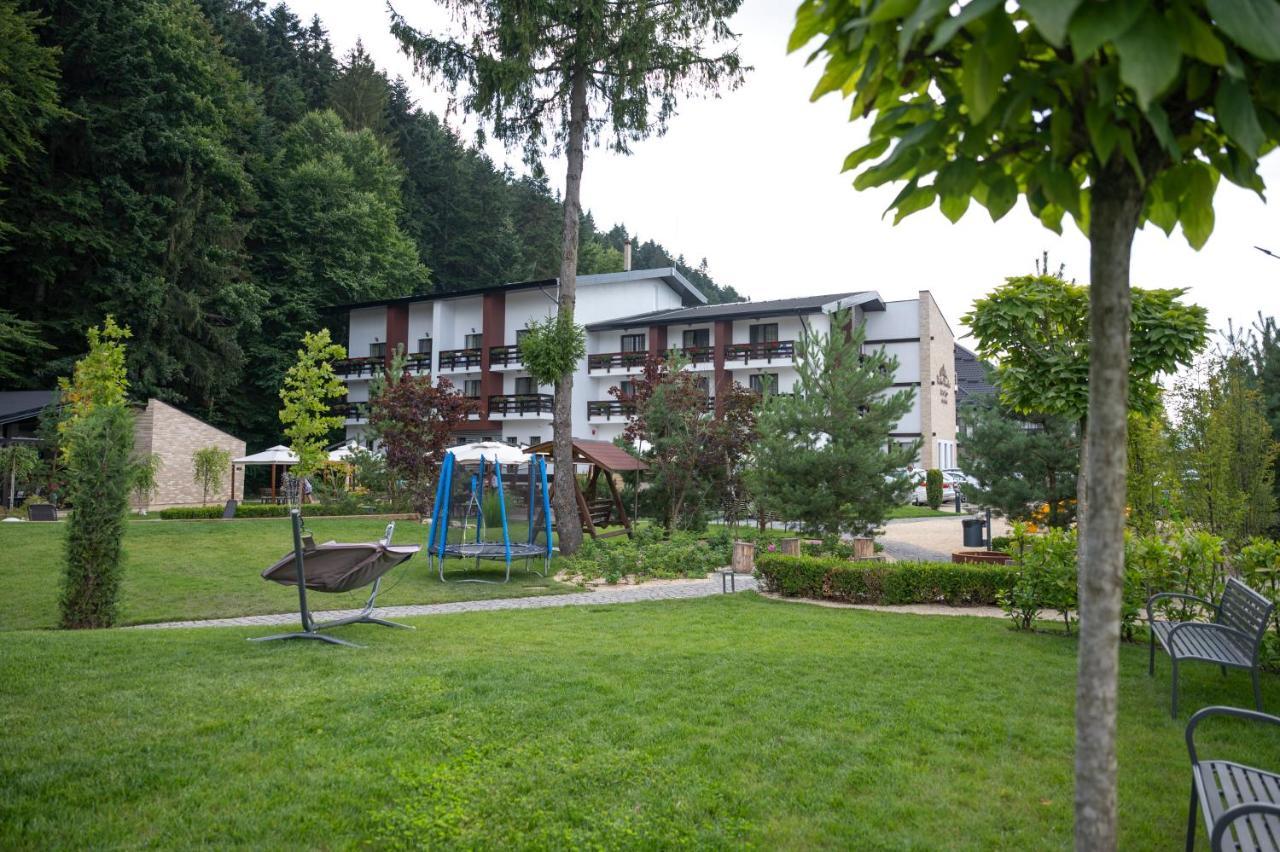 Piatra Pinului Ski & Spa Gura Humorului Ngoại thất bức ảnh